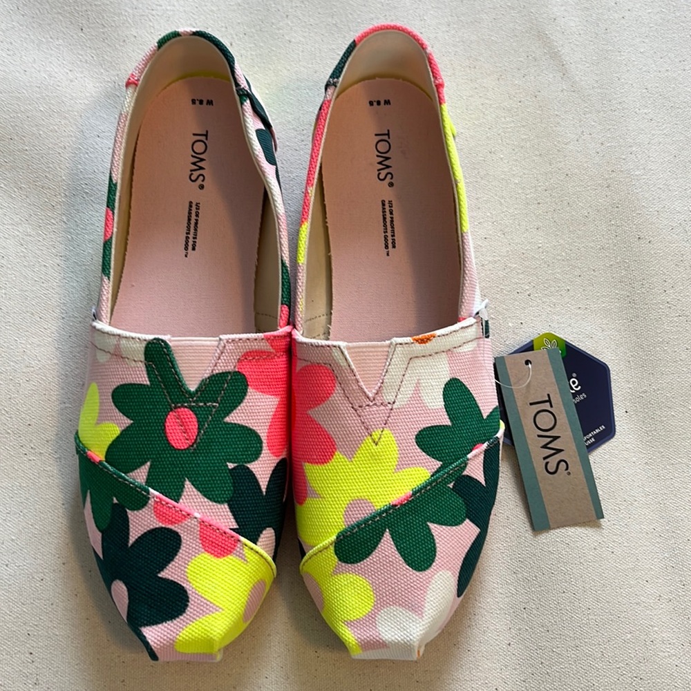 Women’s, Floral pink TOMS size 8.5 (US) 6.5 (UK)